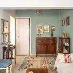 Veranda At Center Daire